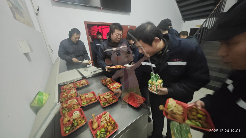 北京型材拉弯厂的平安夜重不重要？当然重要，更重要的是平安喜乐，愿盛达拉弯人所念皆所愿，平安顺遂、喜乐无忧！ 