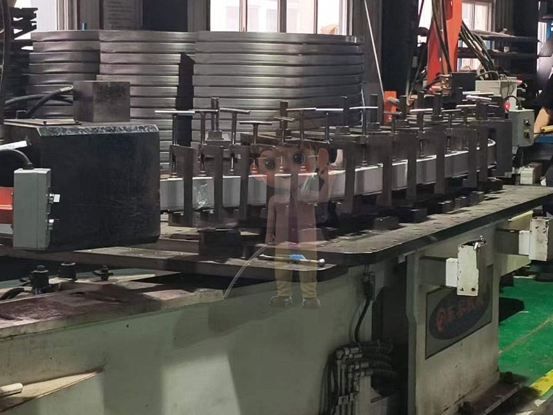 北京型材拉弯厂工字钢，角钢，槽钢材拉弯减少钢材浪费：一体成型减少结构薄弱环节，增强稳定性